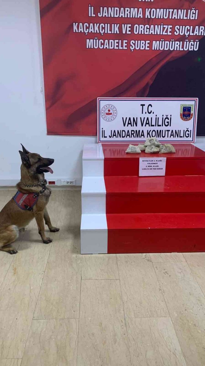 Van’da 3 kilo 995 gram toz esrar ele geçirildi