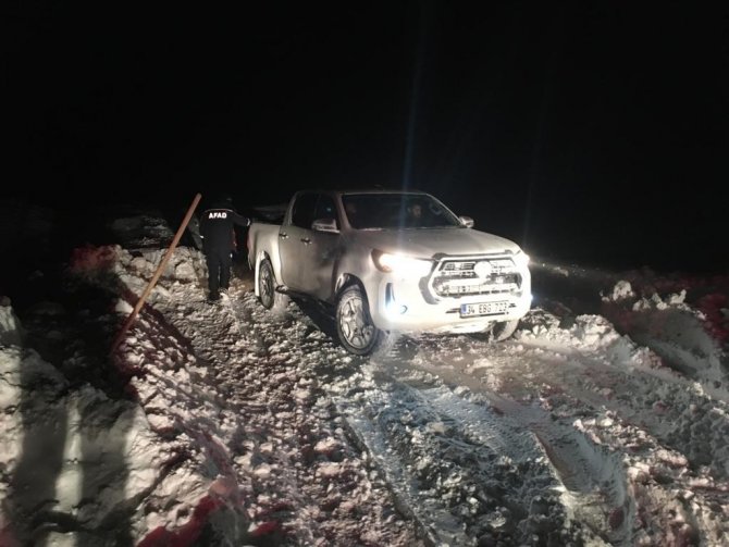 Yoğun tipide mahsur kalan Dicle Elektrik ekibini askerler ve AFAD kurtardı