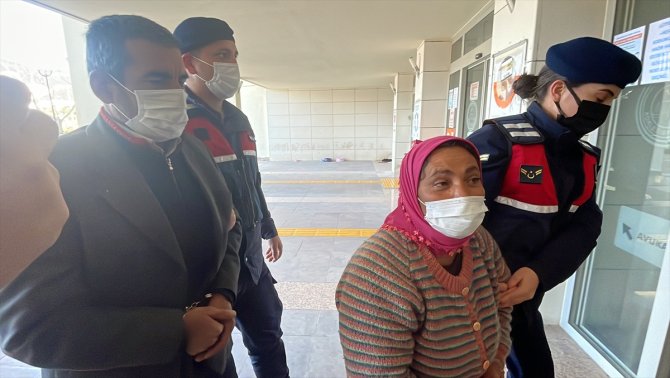 Muğla'da genç kızın ölümüyle ilgili gözaltına alınan anne ve baba adliyede