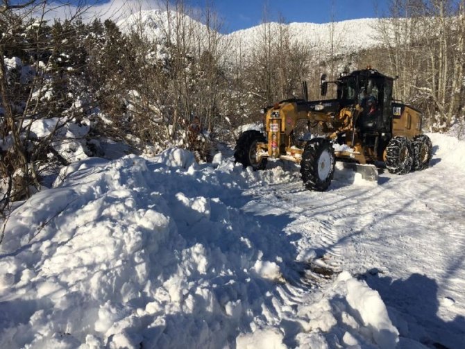 Akseki’de mahsur kalan vatandaşa Alanya Belediyesi desteği