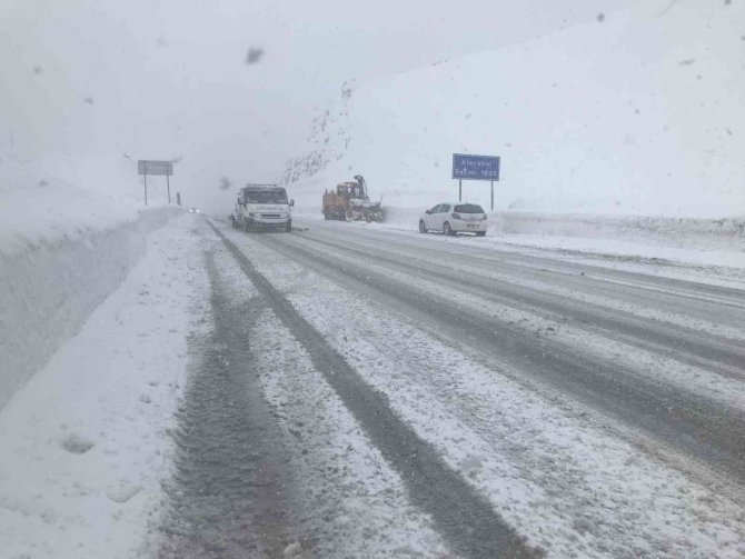 Antalya-Konya karayolu 21 saat sonra trafiğe açıldı