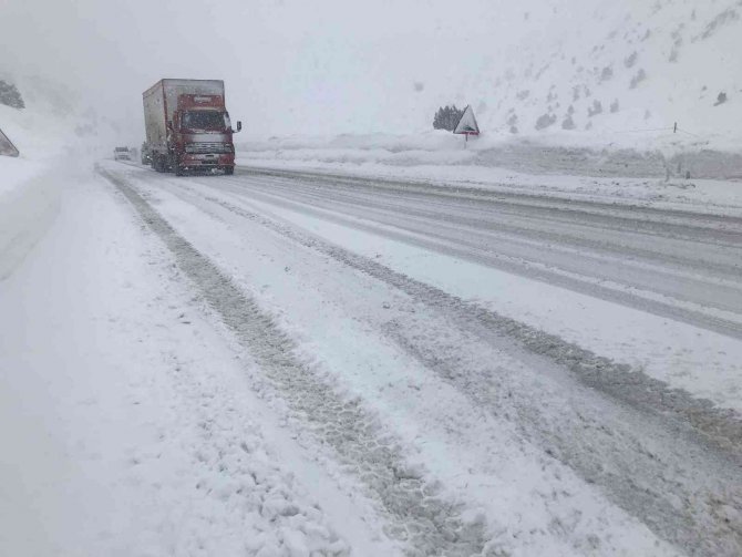 Antalya-Konya karayolu 21 saat sonra trafiğe açıldı
