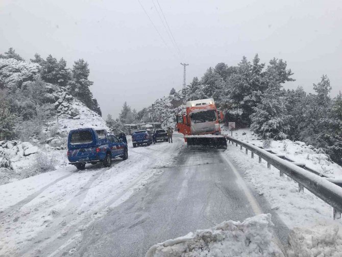 Antalya-Konya karayolu 21 saat sonra trafiğe açıldı