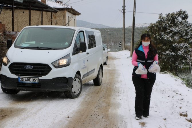 Büyükşehir kar kış dinlemedi, vatandaşın ayağına gitti