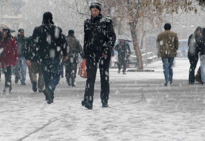 Buz ve karda yürüme teknikleri