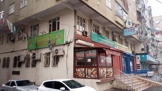 Diyarbakır’da terör paylaşımlarının ardından DBP il binasına operasyon