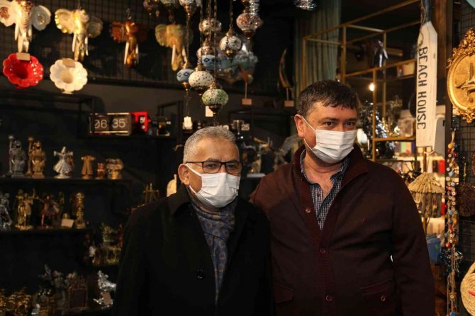 Doktor Başkan 35 yıl önce iyileştirdiği hastasıyla karşılaştı