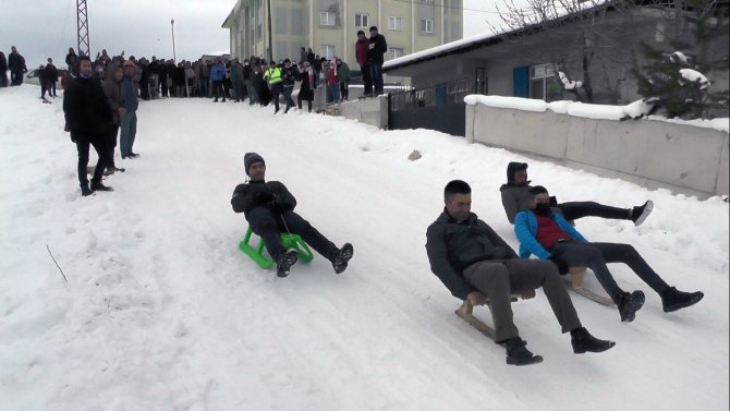 Giresun’da kar festivali renkli görüntülere sahne oldu