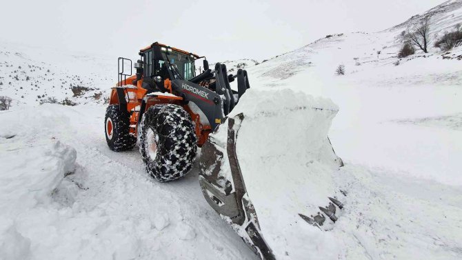 Gümüşhane’de ekiplerin 11 saatlik zorlu mesaisi