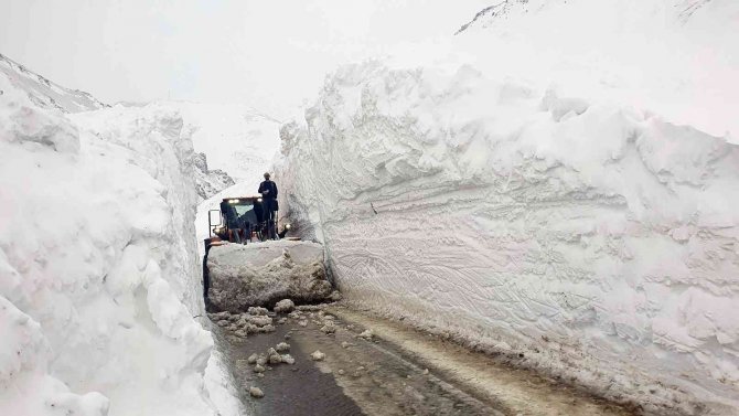 Gümüşhane’de ekiplerin 11 saatlik zorlu mesaisi
