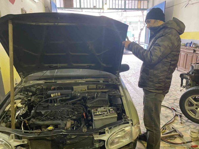 İstanbul’a yağan kar oto sanayilerde yoğunluk oluşturdu