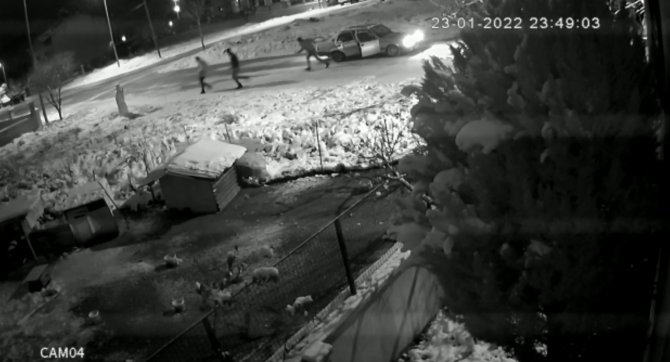 Kardan adama uçan tekme attılar