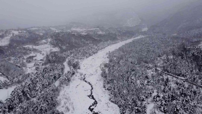 Kestel’de kar yağışı sonrası kartpostallık görüntüler