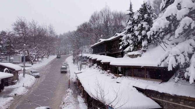 Kestel’de kar yağışı sonrası kartpostallık görüntüler