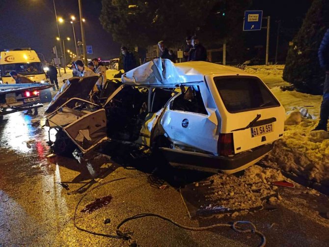 ‘Kırmızı ışık’ ihlali kaza getirdi