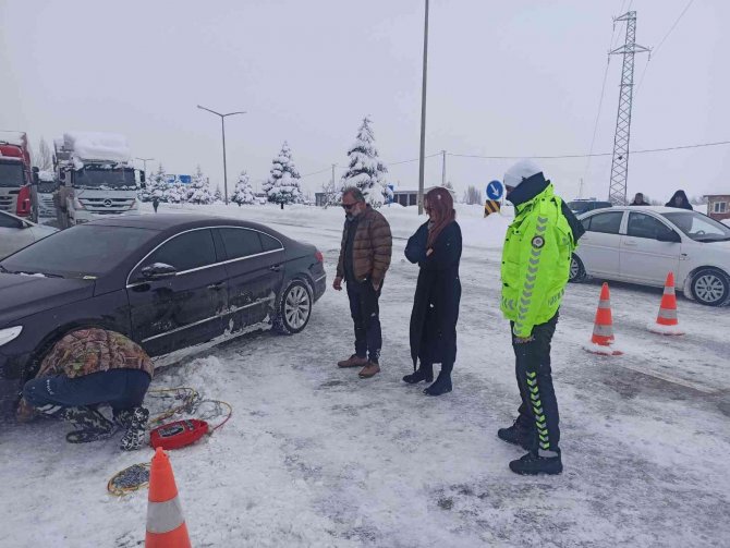 Konya-Antalya karayolunda ulaşım güçlükle sağlanıyor