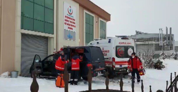 Konya'da hastalanan bebek için UMKE’nin 6 saatlik kar mücadelesi