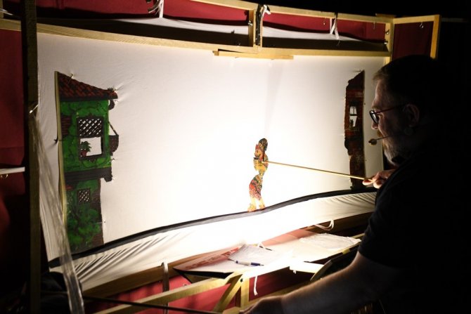 Tatilde öğrenciler Karagöz’le eğlendi