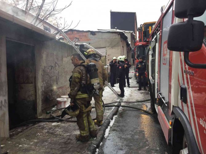Tek katlı evde yangın paniği