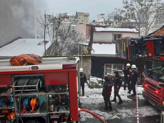 Tek katlı evde yangın paniği