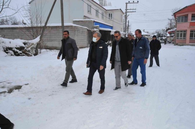 Akşehir’de kar temizliği çalışmaları 7/24 devam ediyor