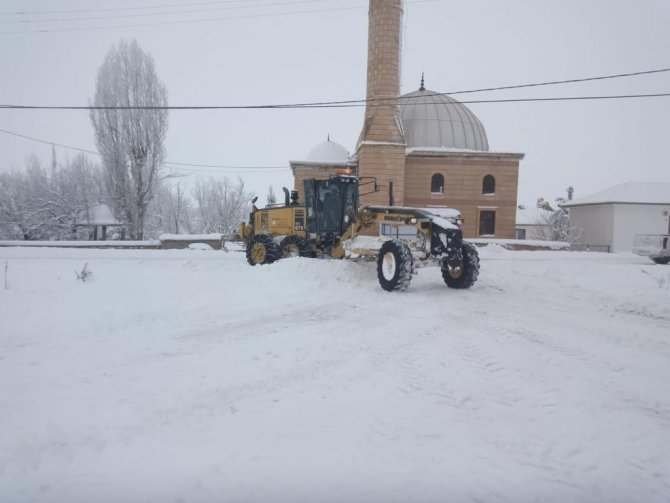 Ankara - Kayseri karayolu ve köy yollarının tamamı açıldı