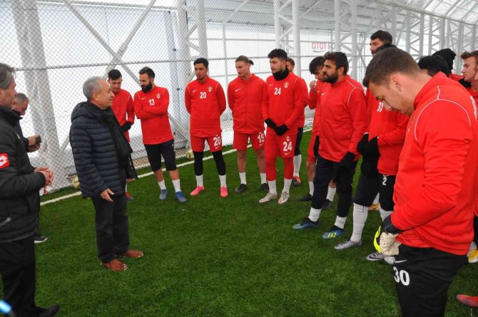 Başkan Akkaya’dan Akşehirspor’a tatlı ikramı