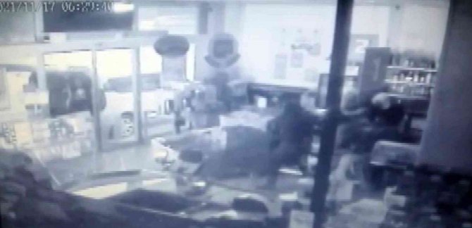 Dakikalar içerisinde 2 milyonluk soygun kamerada