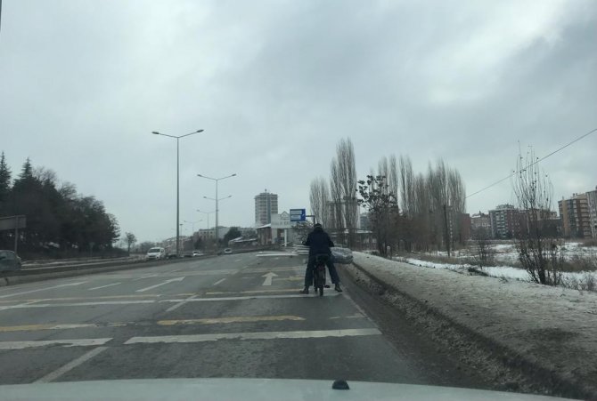 Eşya taşımak için seçtiği yöntem şaşkına çevirdi