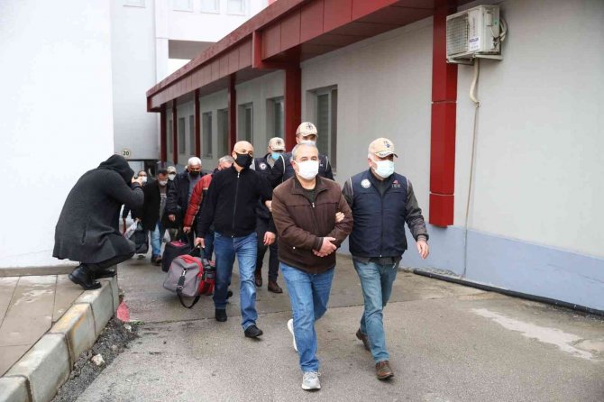 FETÖ’den hükümlü firari 6 eski polis yakalandı