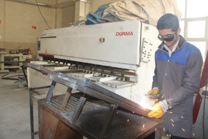 Müdür Gür: “Meslek liseliler daha kolay iş buluyor”