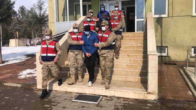 Siirt’te akü çalan 3 hırsızdan 2’si tutuklandı