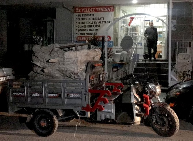 Adana'da hırsızlık şüphelisi iş yeri sahibi tarafından yakalandı