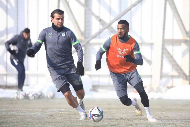 Konyaspor, Giresunspor’a hazırlanıyor