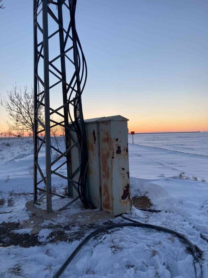 3 hırsızlık şüphelisi, 8’inci soygunda suçüstü yakalandı