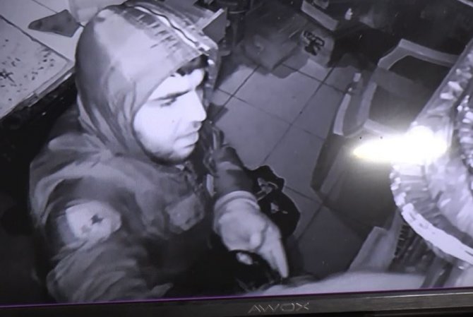 8 dakikada 25 bin liralık sigarayı böyle çaldı