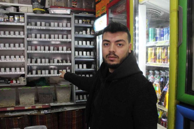 8 dakikada 25 bin liralık sigarayı böyle çaldı