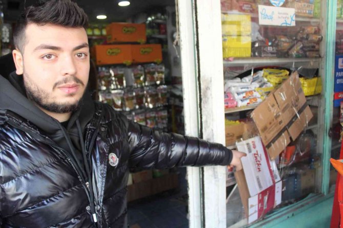 8 dakikada 25 bin liralık sigarayı böyle çaldı