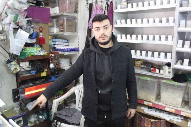 8 dakikada 25 bin liralık sigarayı böyle çaldı