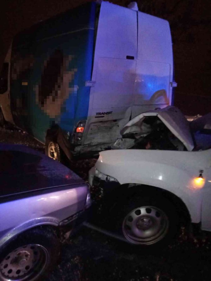 Bitlis’te meydana gelen iki ayrı kazada 5 kişi yaralandı