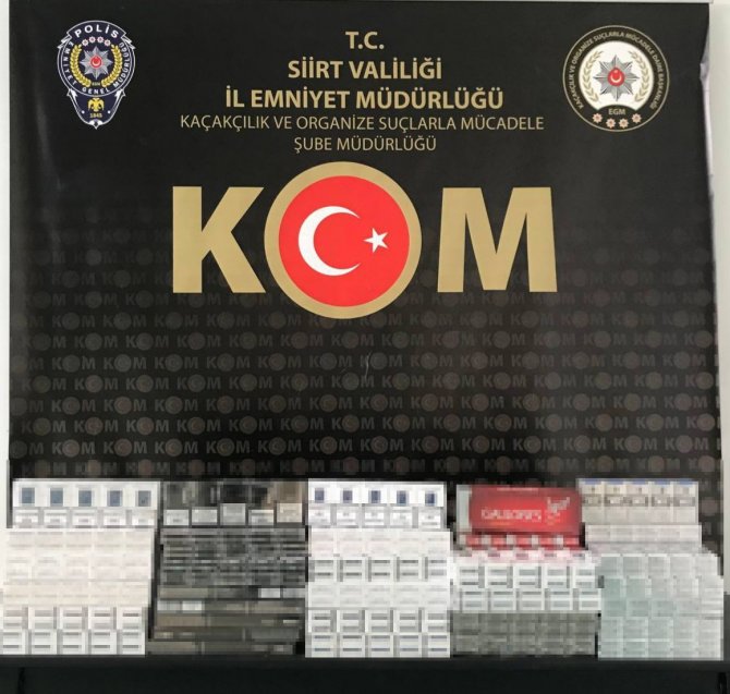 Düğün konvoyundaki minibüste kaçak sigara ele geçirildi