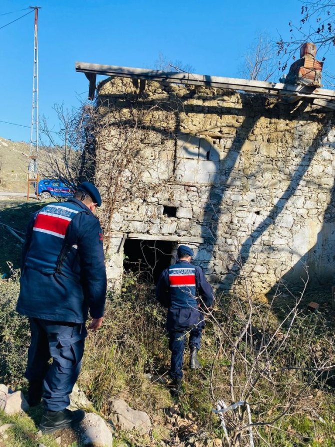 Jandarmadan düzensiz göçmenlere sıkı denetim