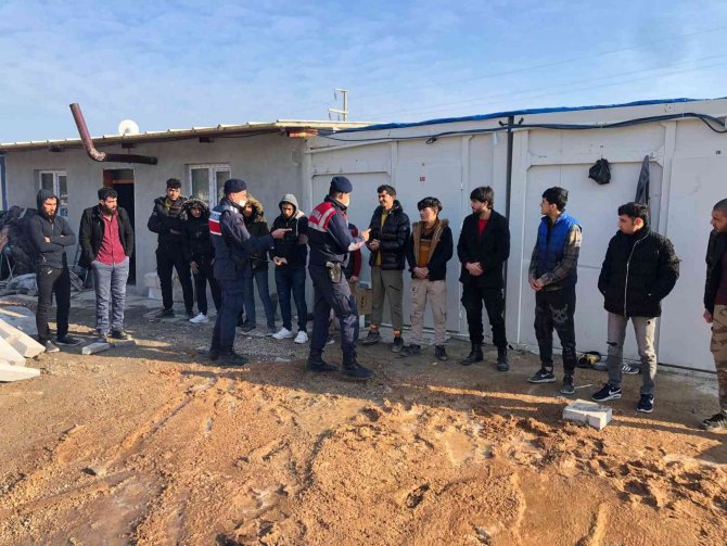 Jandarmadan düzensiz göçmenlere sıkı denetim