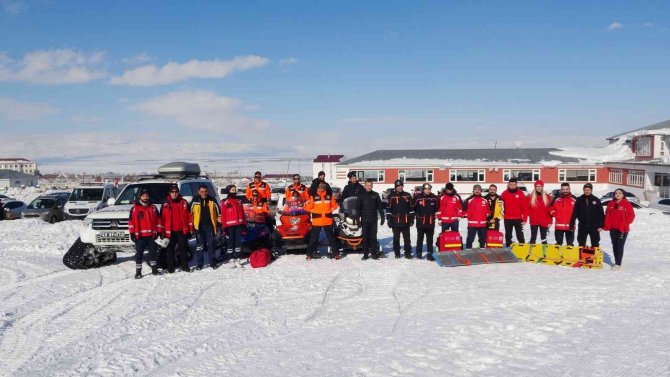Muş’ta UMKE, AFAD ve JAK’tan nefes kesen tatbikat