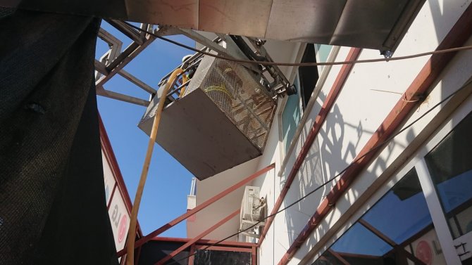 Yangında iş yerine ait asma kat kullanılamaz hale geldi