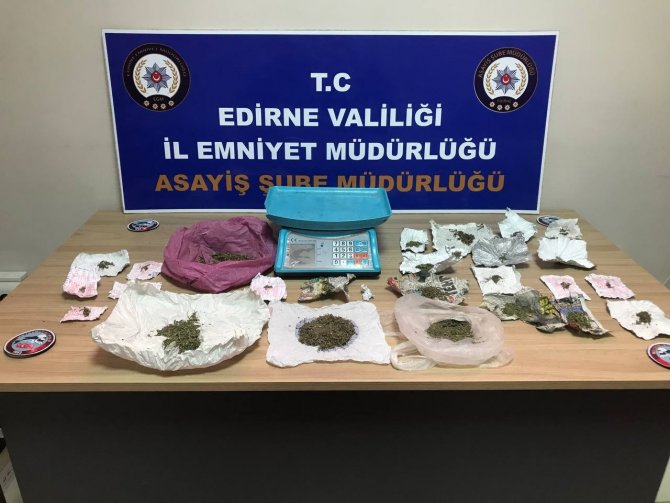Zehir taciri, satışa hazır haldeki uyuşturucularla kıskıvrak yakalandı