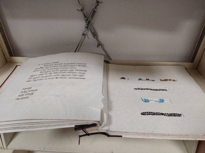 1900’lü yıllarda elle yazılan tezler akademik çalışmalara örnek oluyor