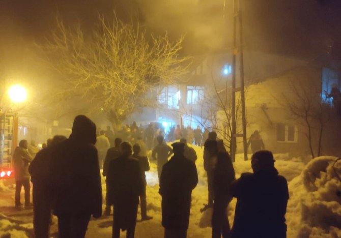 Alev alan tütünler küle döndü