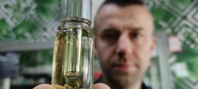 Altını toz hâline getirip kralların suyunu yaptı