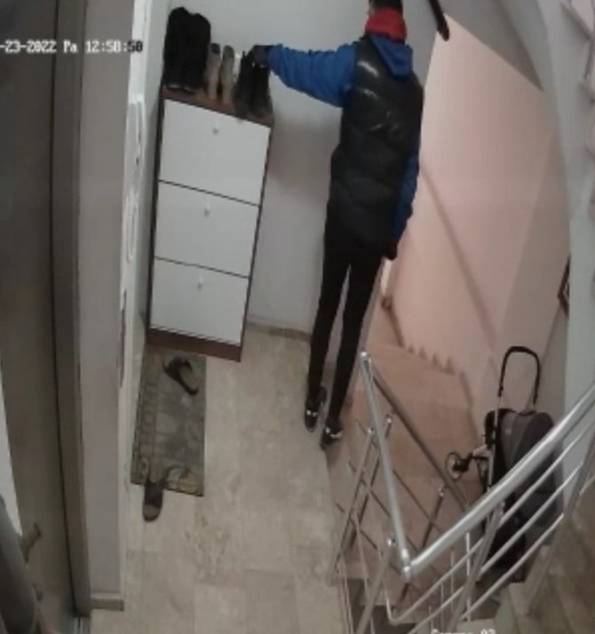 Ayakkabı hırsızları mahalleyi canından bezdirdi